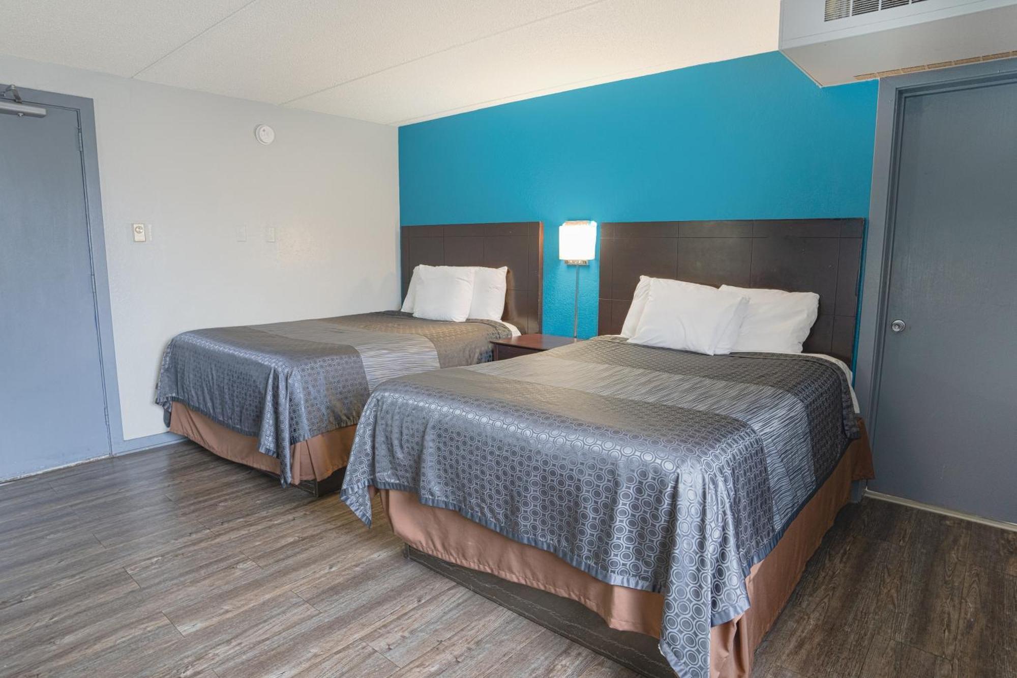 Executive Inn By Belvilla Owatonna Hwy 35 ภายนอก รูปภาพ