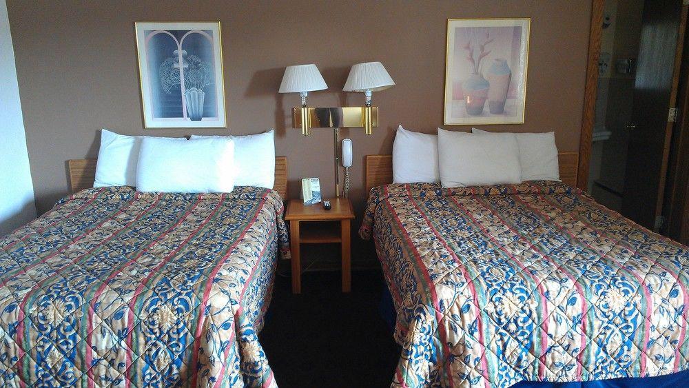 Executive Inn By Belvilla Owatonna Hwy 35 ภายนอก รูปภาพ
